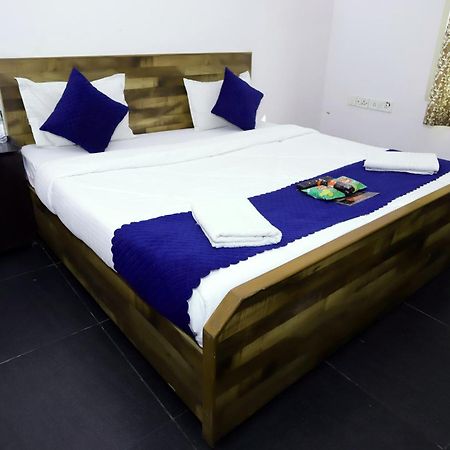 Hotel Warm Welcome - Noida Sector 51 Εξωτερικό φωτογραφία