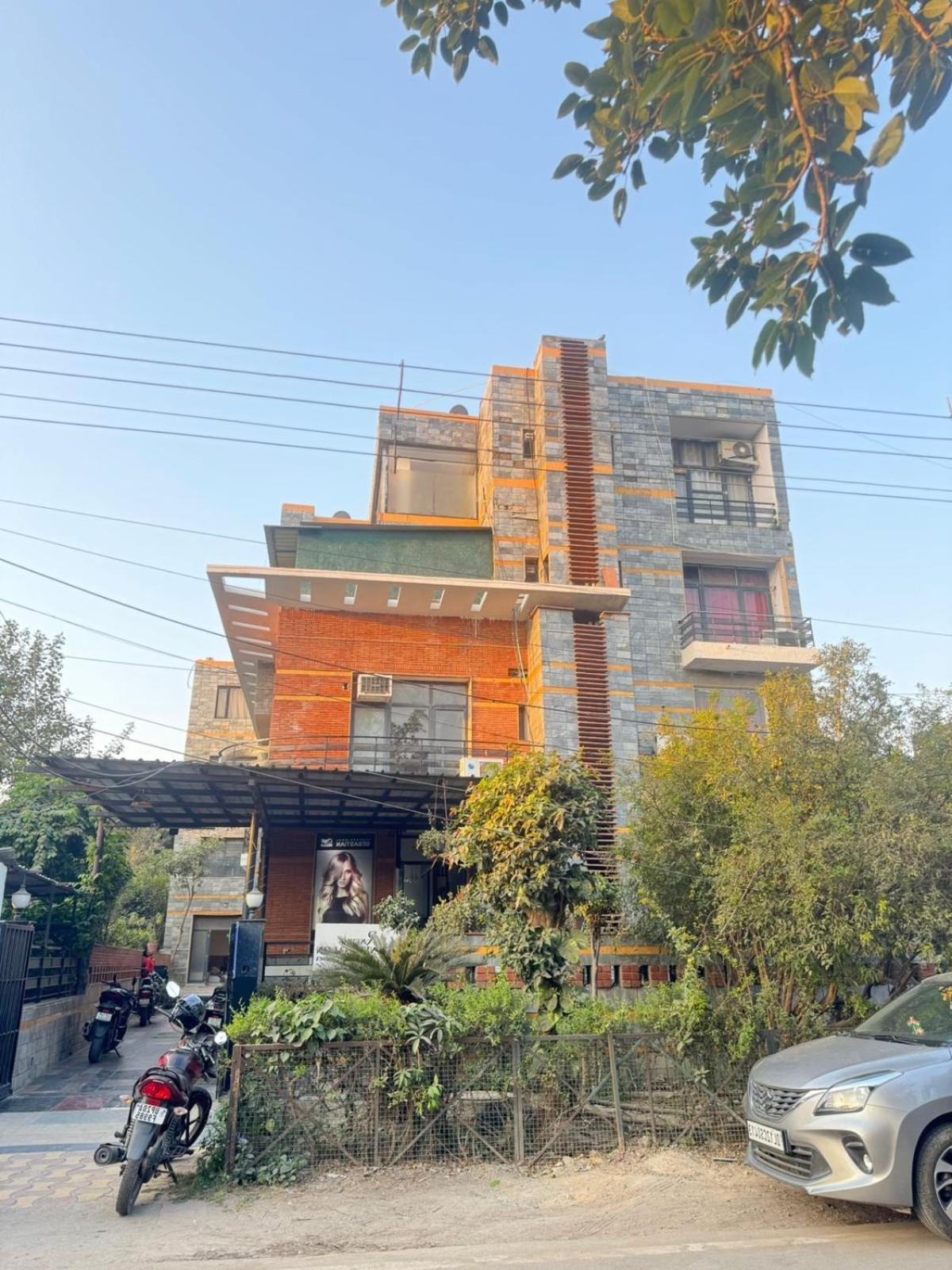 Hotel Warm Welcome - Noida Sector 51 Εξωτερικό φωτογραφία