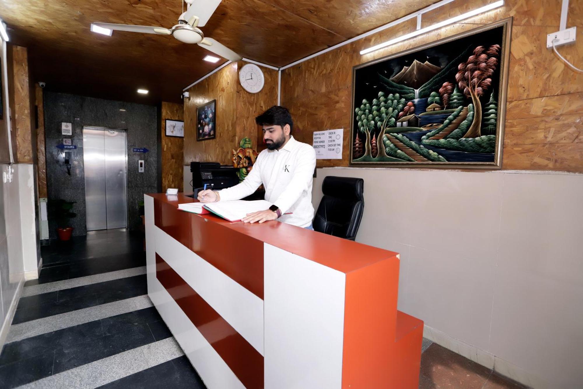 Hotel Warm Welcome - Noida Sector 51 Εξωτερικό φωτογραφία