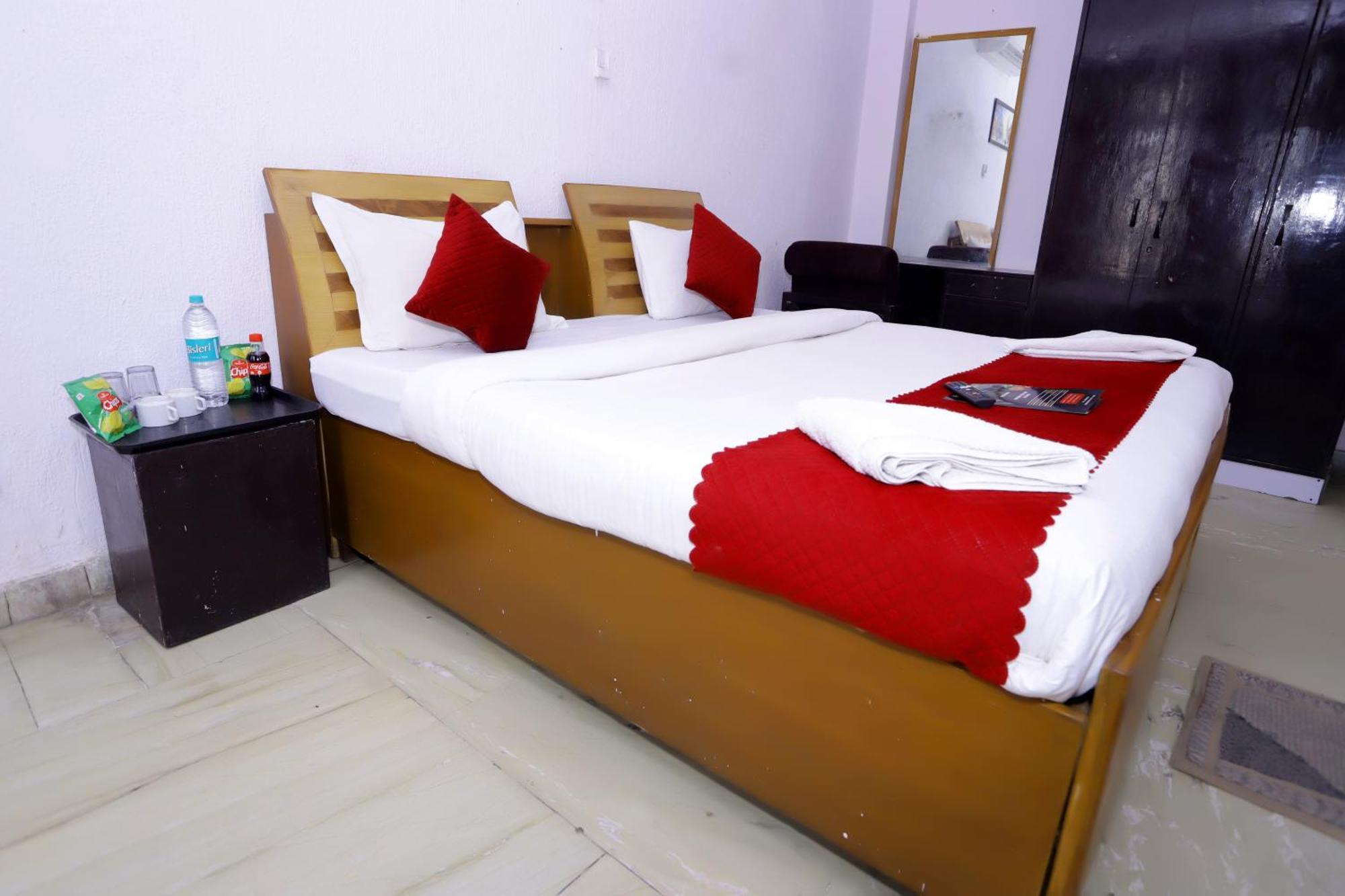Hotel Warm Welcome - Noida Sector 51 Εξωτερικό φωτογραφία