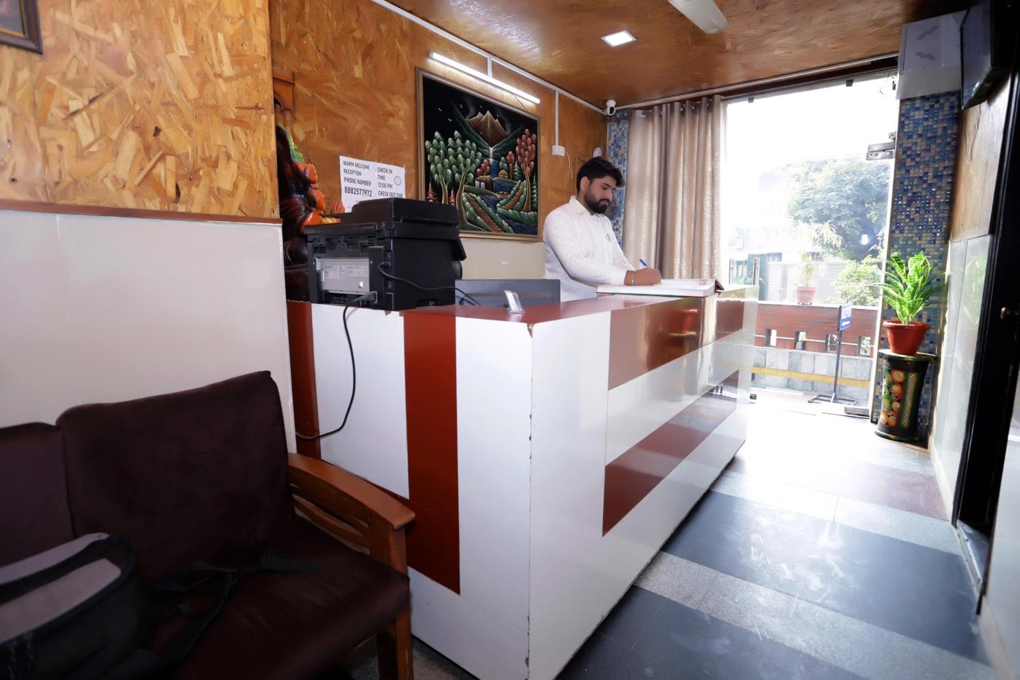 Hotel Warm Welcome - Noida Sector 51 Εξωτερικό φωτογραφία